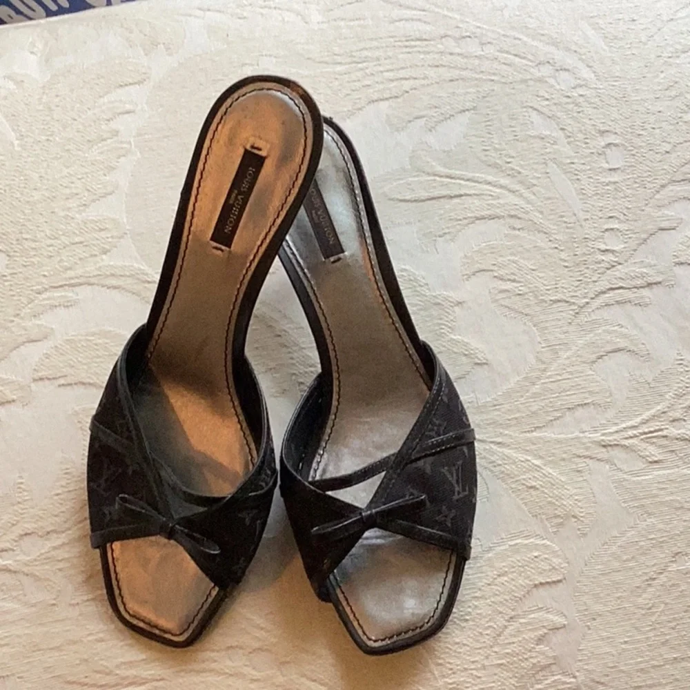 LOUIS VUITTON Black Fabric & Black Patent Mules